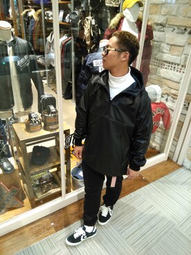 「AVIREX（アヴィレックス）のアイテム（マウンテンパーカー）」を使った、JhonIn【マサト】さん（メンズ・168cm）の冬コーディネート