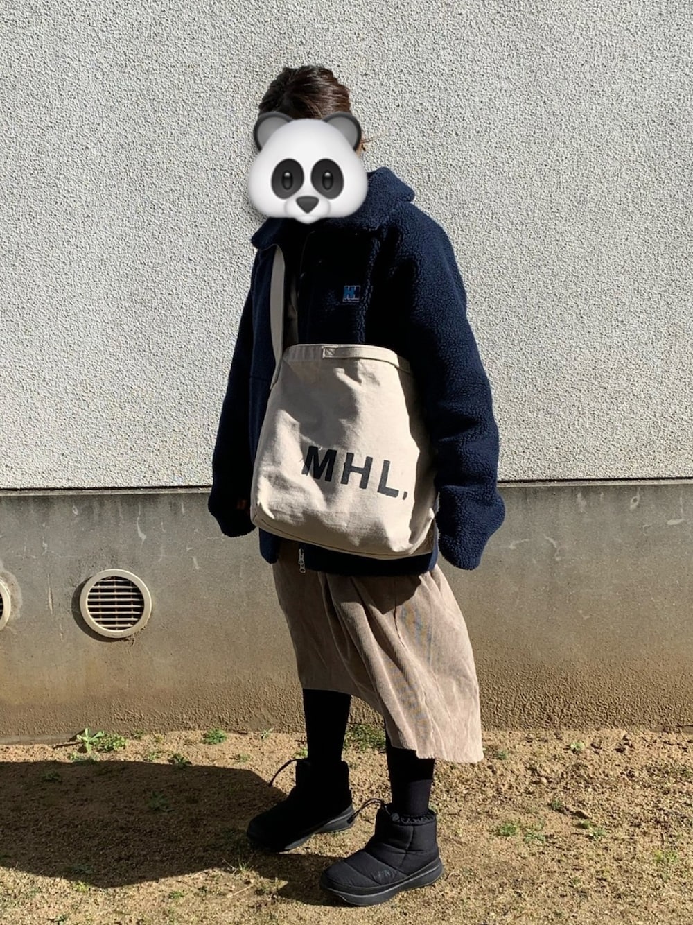 「年末最後、スーパーへお買い物」｜「MARGARET HOWELLのアイテム（バッグ、ベージュ系）」を使った、ユイさん（レディース・155cm）の冬コーディネートの1枚目の写真