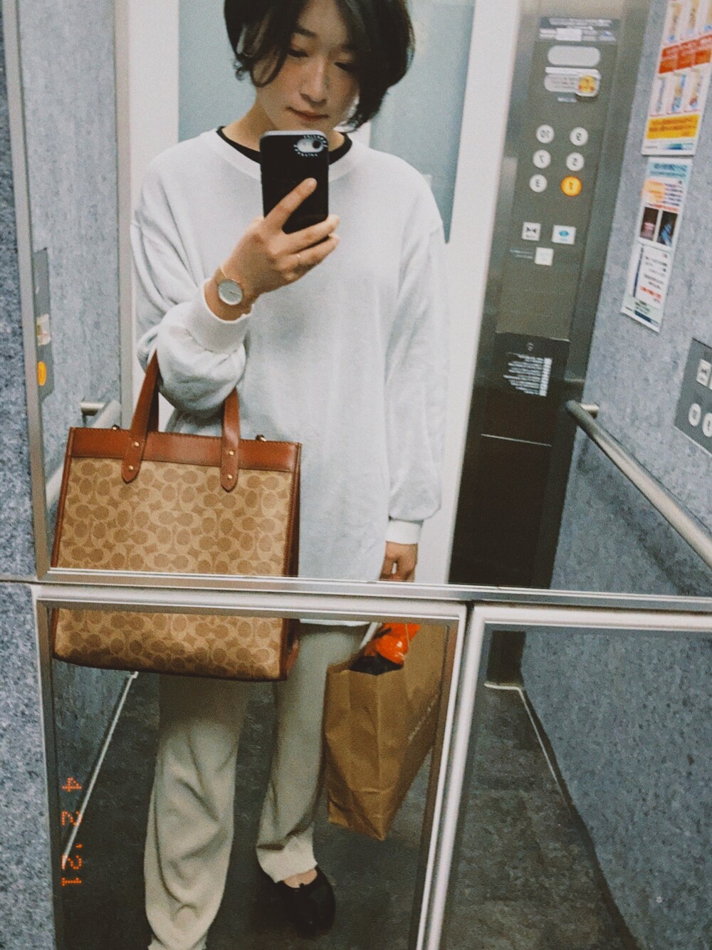 「春コーデ、大学生、プチプラ」｜「Honeysのアイテム（トップス、ホワイト系）」を使った、Toukoさん（レディース・156cm）の春コーディネートの1枚目の写真