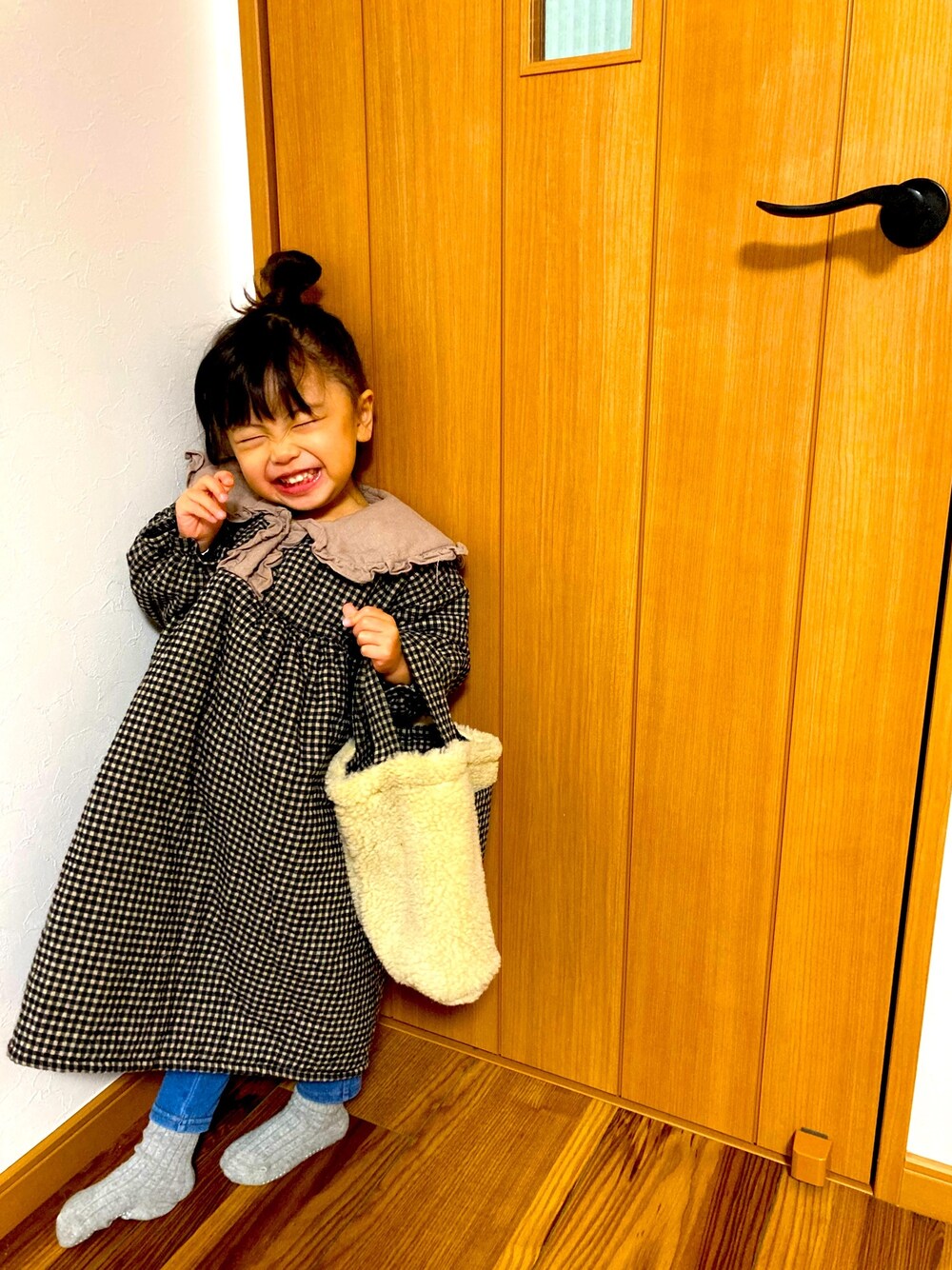 「olsen olsenのアイテム（その他アウター、ブラック系）」を使った、home4さん（キッズ・90cm）の春コーディネートの1枚目の写真