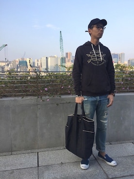 「アイテム（モカシン/デッキシューズ）」を使った、Hugo Ngさん（メンズ・185cm）の春コーディネート
