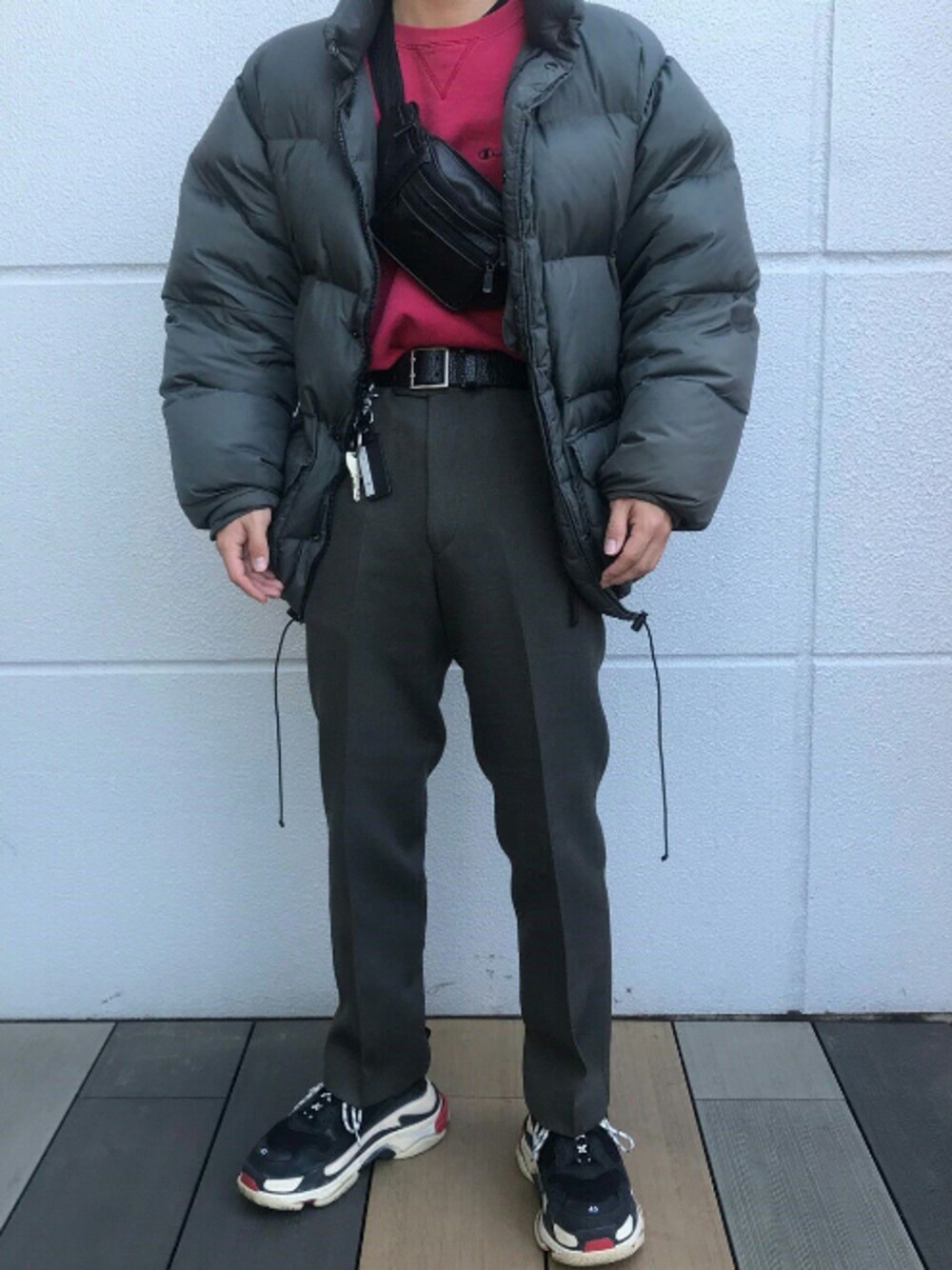 「古着、おしゃれさんと繋がりたい、洋服、シンプルコーデ、いいね、save、フォローお願いします🤑」｜「BALENCIAGAのアイテム（スニーカー、ブラック系）」を使った、Yuraさん（メンズ・170cm）の春コーディネートの1枚目の写真