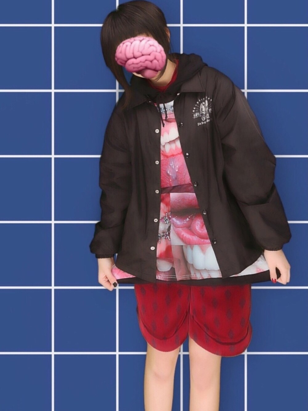 「コーチジャケット、ショートパンツ、ルーズソックス、古着、古着MIX、デスメタル、Otus、Xavleg」｜「Otusのアイテム（ナイロンジャケット、ブラック系）」を使った、zさん（レディース・166cm）の冬コーディネートの1枚目の写真