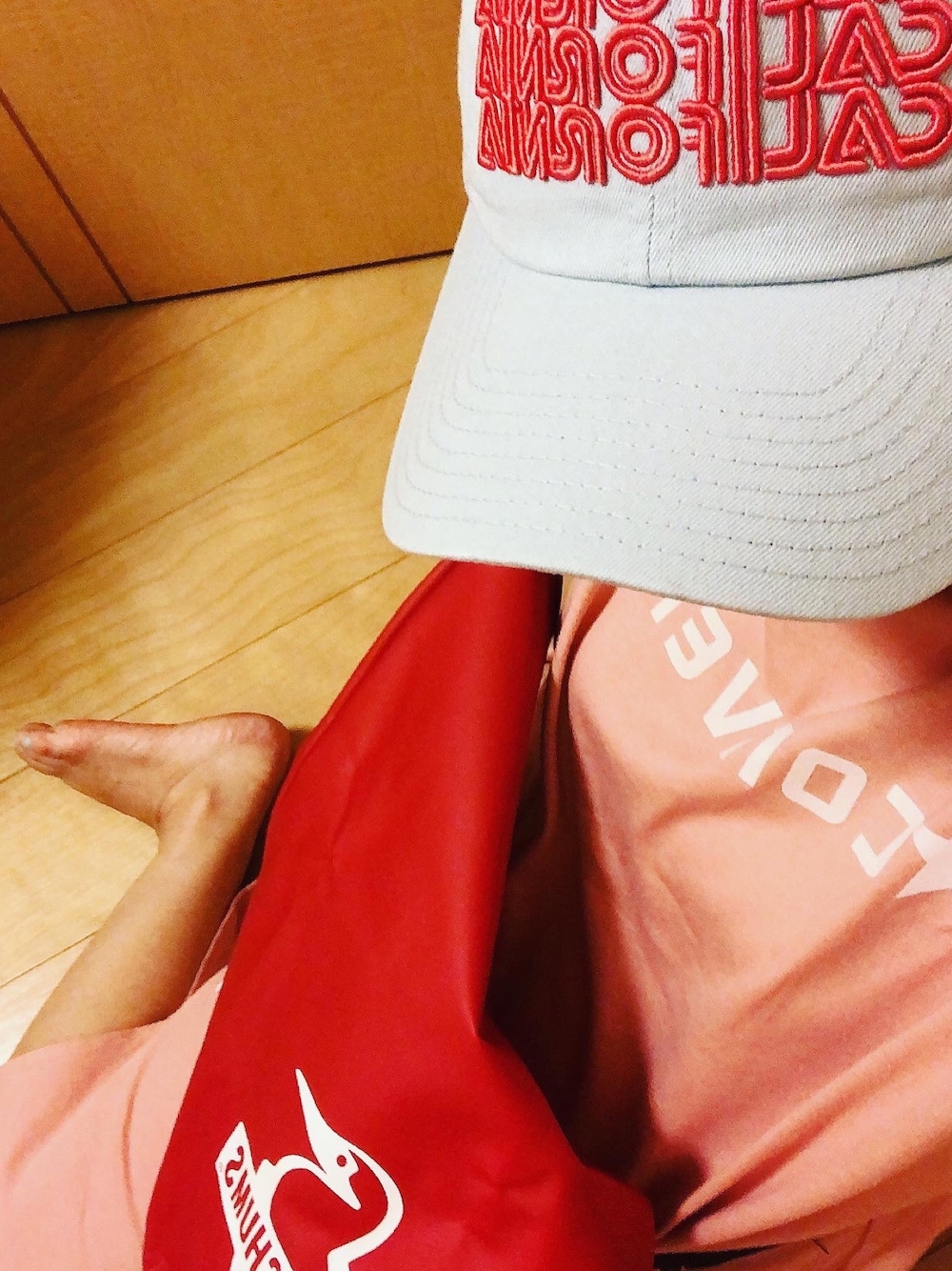 「キャンプ、キャンプスタイル、フェススタイル、フェスコーデ、TS推し、ピンクコーデ、ピンク」｜「CHUMSの#MonoMax #Chums #コラボ　（メッセンジャーバッグ、レッド系）」を使った、kyokonsmilingさん（レディース・152cm）の夏コーディネートの1枚目の写真