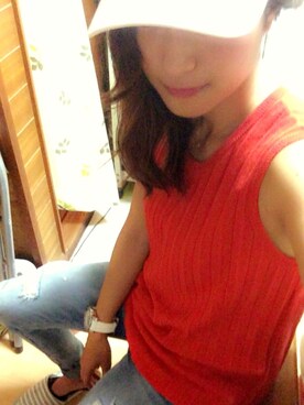 「白キャップ」｜「アイテム（アナログ腕時計）」を使った、i Iさん（レディース・156cm）の春コーディネート