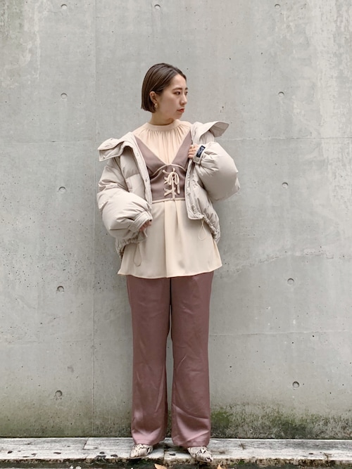 綺麗なミスティ ウーマン コーディネート 人気のファッショントレンド