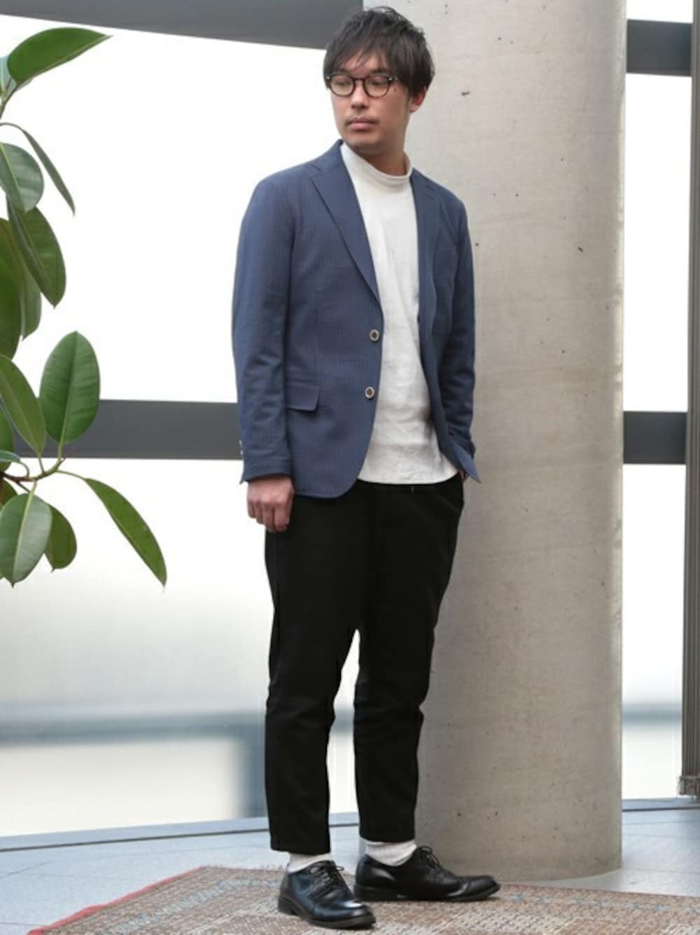 「テーラードジャケット、オンオフ兼用、メンズメルローズ、MEN'SMELROSE、吸汗速乾、エバレット」｜「MEN'S MELROSEのエバレットサッカーテーラードジャケット（テーラードジャケット、ブルー系）」を使った、キンシさん（メンズ・177cm）の冬コーディネートの1枚目の写真