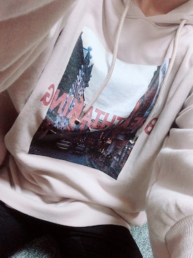 「Honeys（ハニーズ）のフォトプリントパーカー（パーカー、ピンク系）」を使った、住民Bさん（レディース・151cm）の秋コーディネート