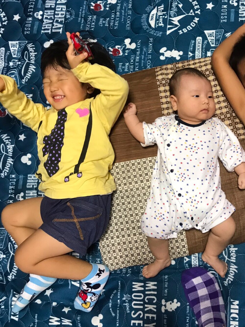 「古着、オーバーサイズ、きょうだい」｜「古着のアイテム（Tシャツ/カットソー、イエロー系）」を使った、Tya.Taruさん（メンズ・168cm）の秋コーディネートの1枚目の写真