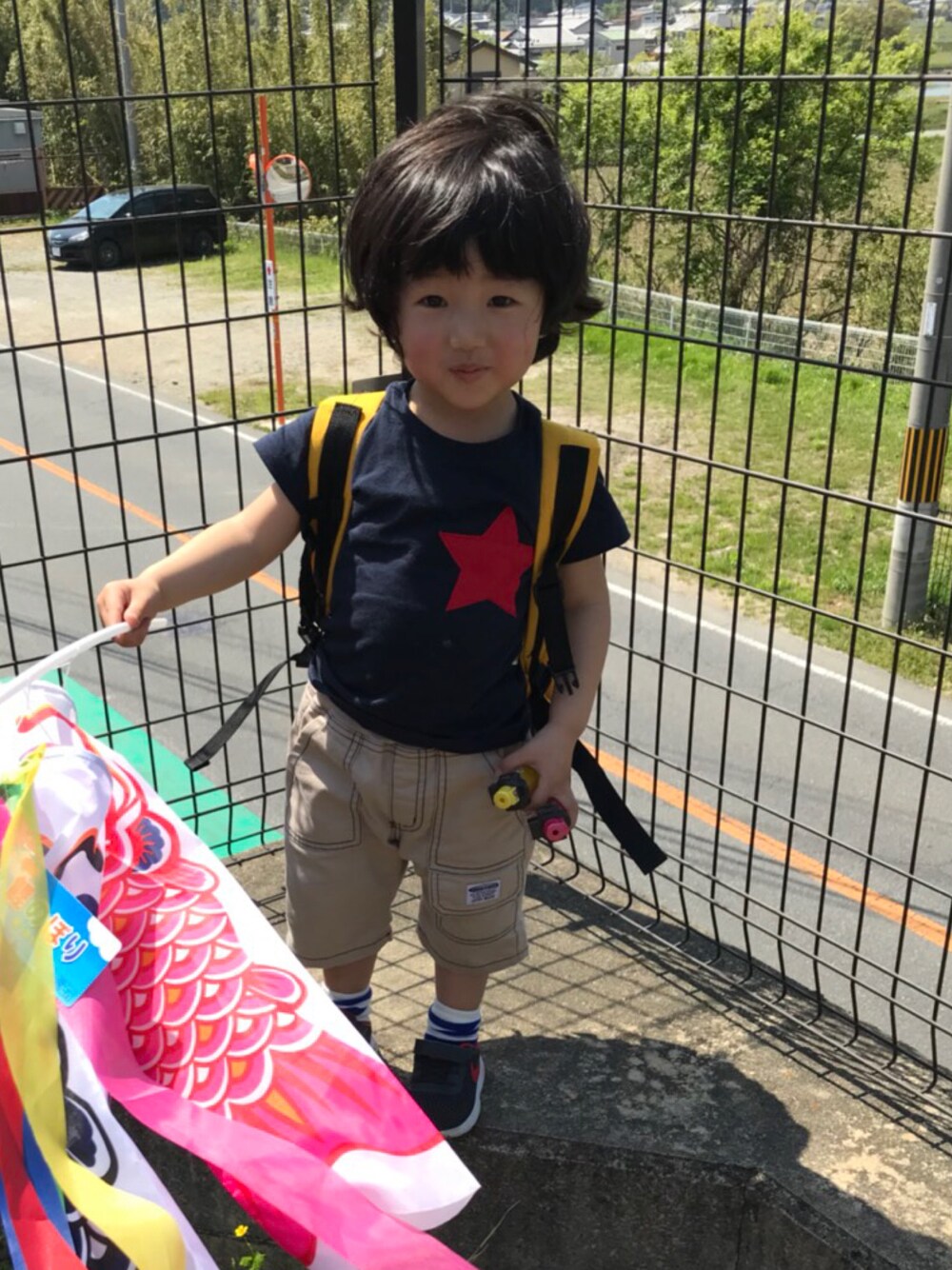 「こどもの日、保育園終わり、いただきもの」｜「NIKEのアイテム（スニーカー、その他）」を使った、Tya.Taruさん（メンズ・168cm）の秋コーディネートの1枚目の写真