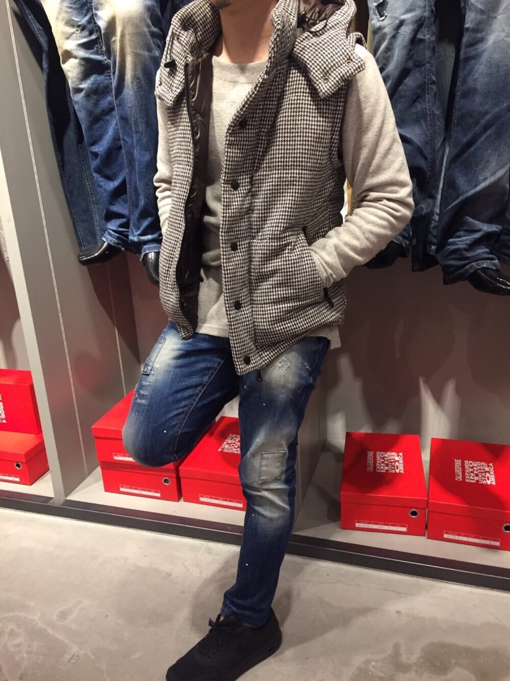 その他のその他アウター、その他のデニムパンツを着用したメンズの冬コーディネートの1枚目の写真