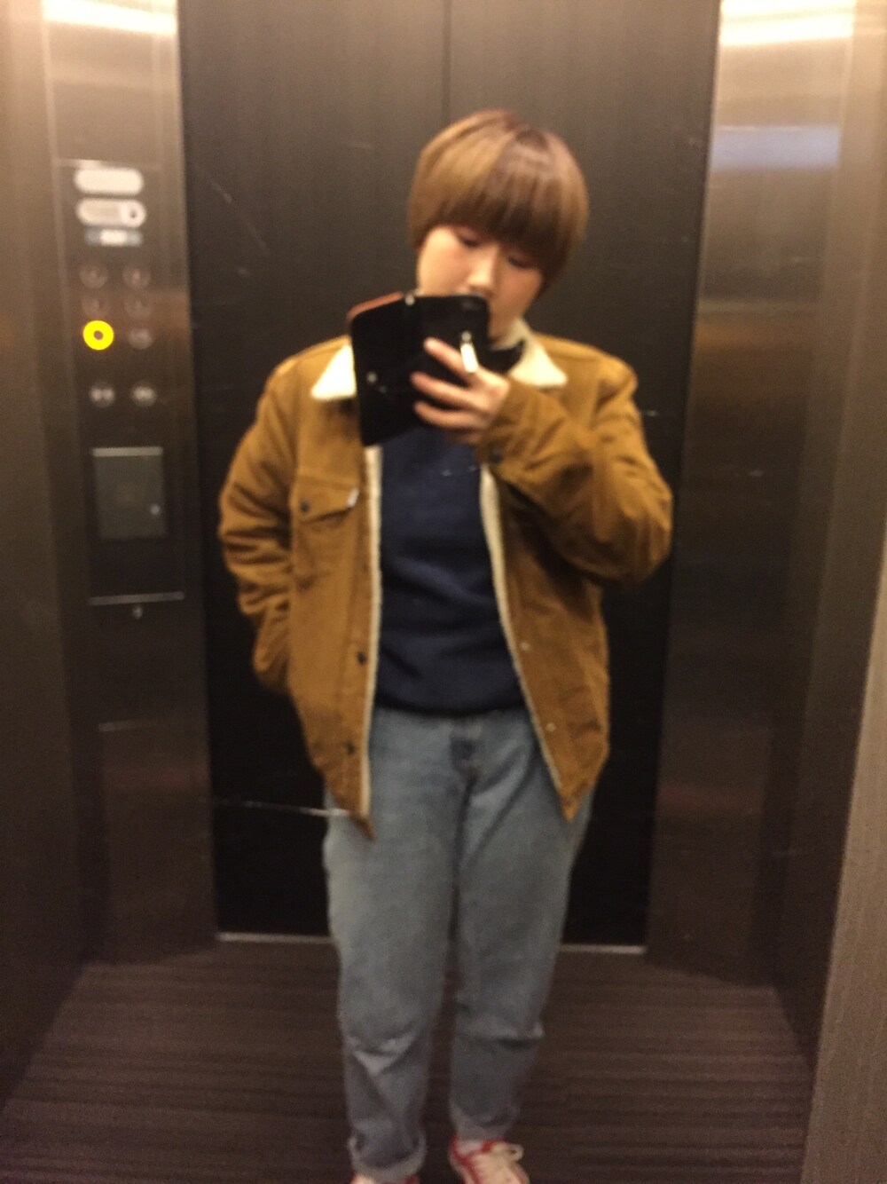 「Levi's」｜「Levi'sのアイテム（その他アウター、ベージュ系）」を使った、よっさんさん（レディース・153cm）の冬コーディネートの1枚目の写真