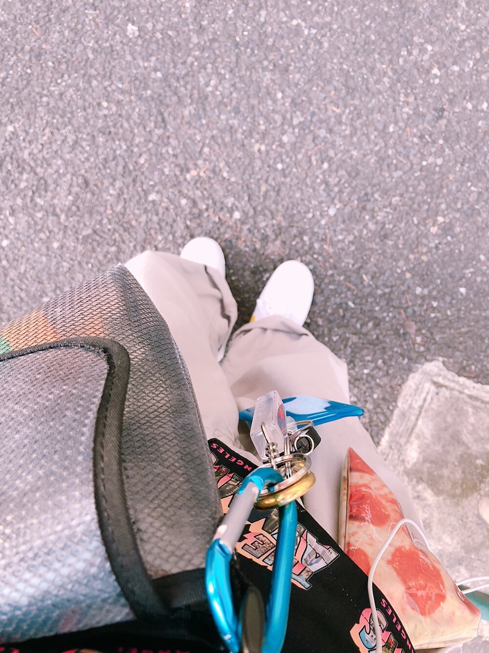 「153cm、エアフォースワン、Aymmy in the batty girls、カーハート、ショートカット」｜「Carharttのアイテム（カーゴパンツ、ベージュ系）」を使った、よっさんさん（レディース・153cm）の春コーディネートの1枚目の写真