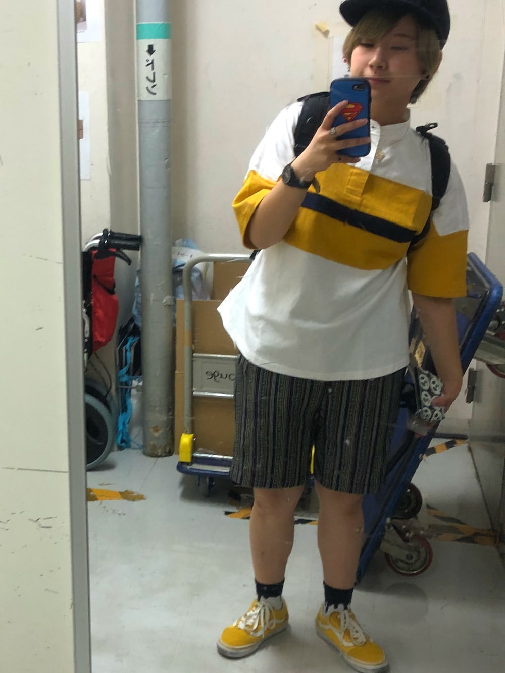「Double name、VANS、クライミングパンツ、キャップ、ボーイッシュ、金髪、153cm」｜「DOUBLE NAMEの配色ラガーＴＥＥ（Tシャツ/カットソー、ホワイト系）」を使った、よっさんさん（レディース・153cm）の夏コーディネートの1枚目の写真