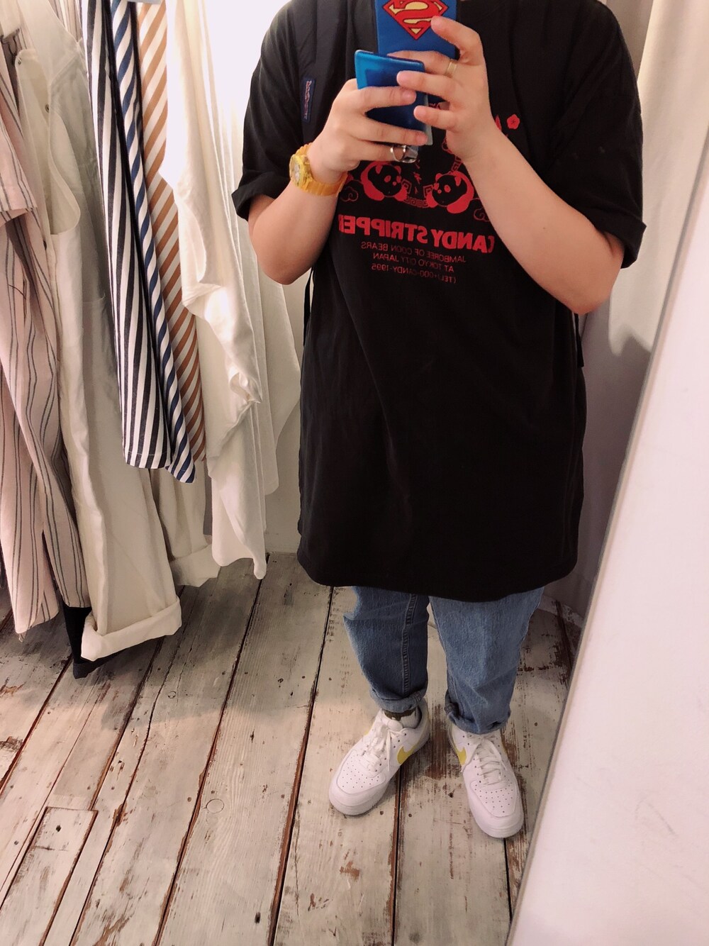 「Candy Stripper、ワンピース×デニム、ナイキ、ショートヘア、金髪ショート、153cm」｜「Candy Stripperのアイテム（Tシャツ/カットソー、ブラック系）」を使った、よっさんさん（レディース・153cm）の夏コーディネートの1枚目の写真