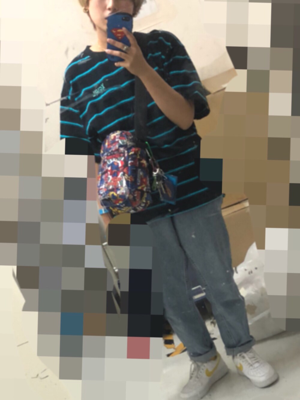 「x-girl、リーバイス、ナイキスニーカー、ショートカット、金髪、ボーイッシュ」｜「X-girlのアイテム（Tシャツ/カットソー、ブルー系）」を使った、よっさんさん（レディース・153cm）の秋コーディネートの1枚目の写真
