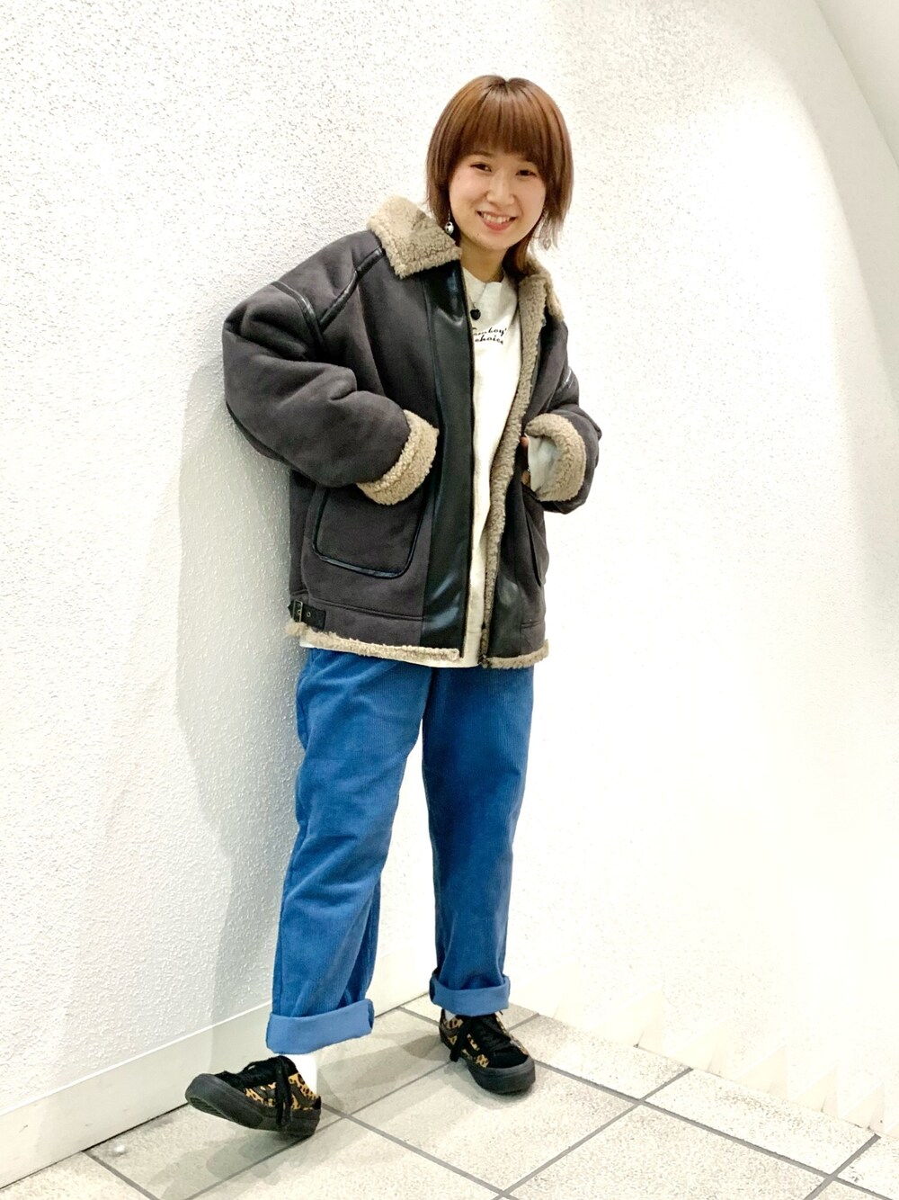 「カジュアルコーデ、ムートンコート、コーデュロイ、低身長、ootd、VANS、冬コーデ」｜「DOUBLE NAMEのフェイクムートンブルゾン（ブルゾン、ブラック系）」を使った、よっさんさん（レディース・153cm）の冬コーディネートの1枚目の写真