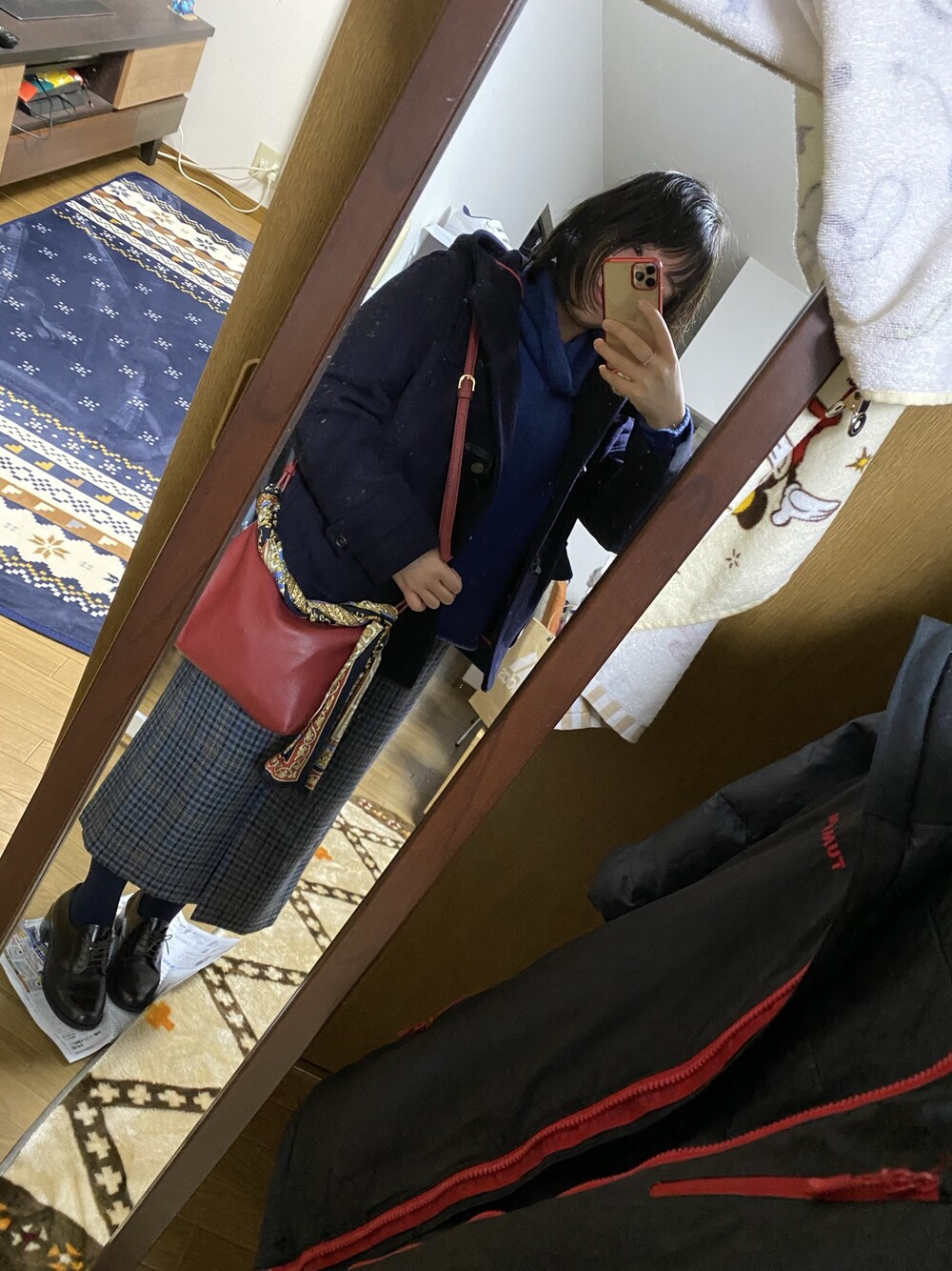 「冬コーデ、GU、低身長コーデ、赤青コーデ、年末WEAR感謝祭、カジュアルコーデ」｜「GUのアイテム（スカート、ブルー系）」を使った、moeri0506さん（レディース・153cm）の冬コーディネートの1枚目の写真