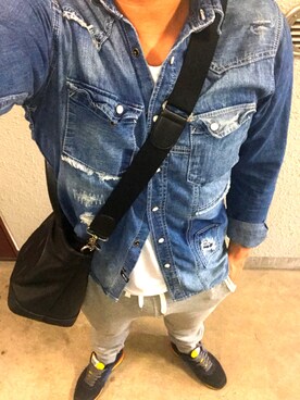 「muta（ムータ）のアイテム（バッグ）」を使った、MABUさん（メンズ・165cm）の秋コーディネート