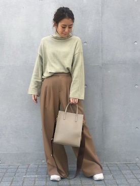 「STUDIOUS（ステュディオス）のアイテム（パンツ）」を使った、KAORIさん（レディース・153cm）の秋コーディネート