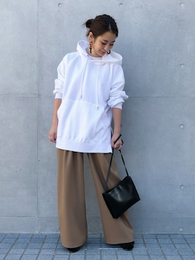 「STUDIOUS（ステュディオス）のアイテム（パンツ）」を使った、KAORIさん（レディース・153cm）の秋コーディネート