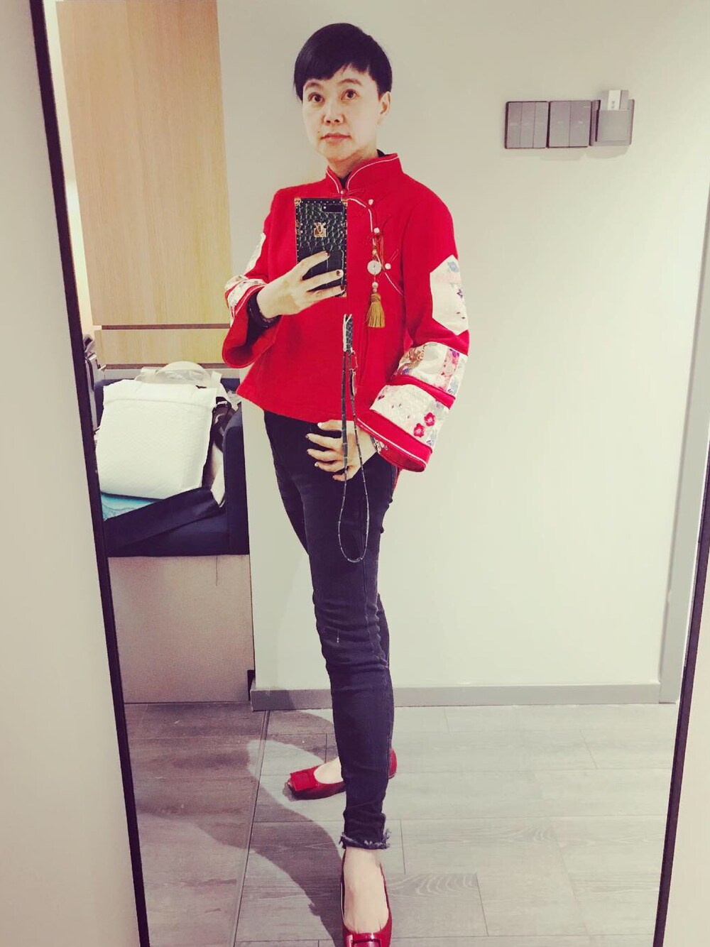 「Chinese Style」｜「ZARAのアイテム（デニムパンツ、ブラック系）」を使った、Jessie Wuさん（レディース・156cm）の冬コーディネートの1枚目の写真