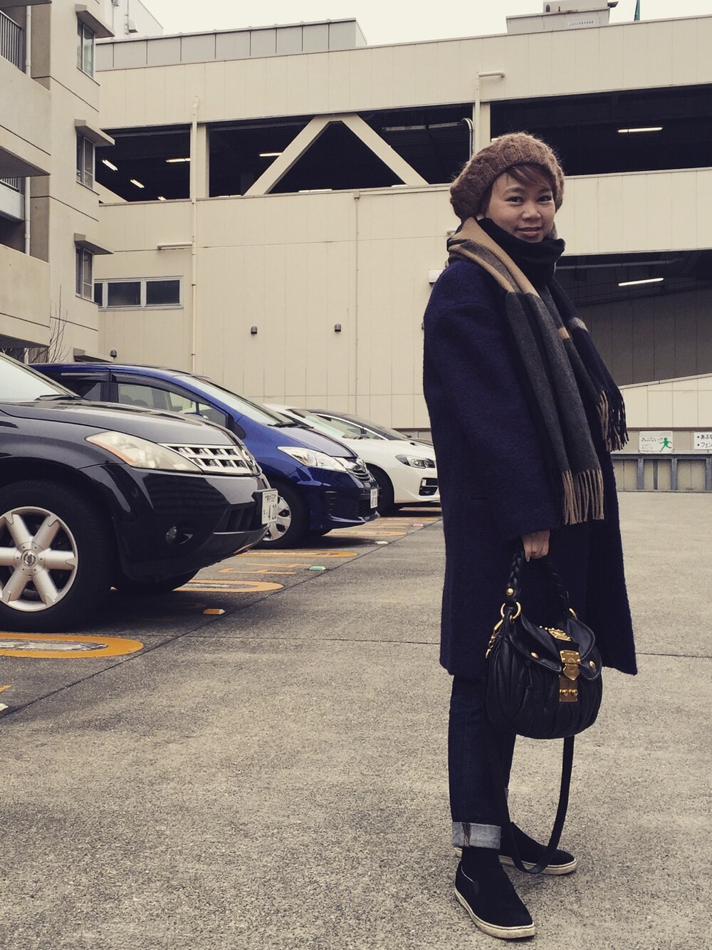 「VINTAGE」｜「miu miuのアイテム（ショルダーバッグ、ブラック系）」を使った、Jessie Wuさん（レディース・156cm）の春コーディネートの1枚目の写真