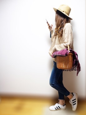 「Ungrid（アングリッド）のインディゴフレイドヘムストスリ（デニムパンツ）」を使った、nyaobuさん（レディース・164cm）の冬コーディネート