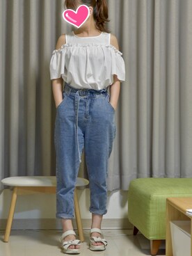 「E hyphen world gallery（イーハイフンワールドギャラリー）のオフショルフリルブラウス（シャツ/ブラウス、ホワイト系）」を使った、Yuthikaさん（レディース・163cm）の夏コーディネート