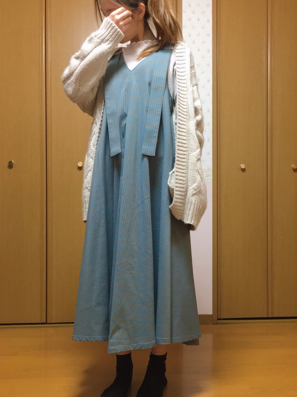 「GU、キャンスパ、ミントグリーン、春、休日スタイル」｜「Candy StripperのWIDE STRAP STRIPE JUMPER SKIRT（ジャンパースカート、ベージュ系）」を使った、MiSAKiさん（レディース・160cm）の春コーディネートの1枚目の写真