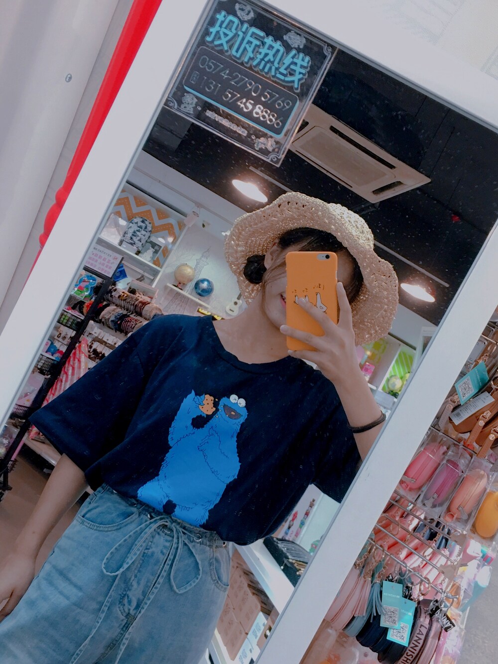 「夏季～」｜「芝麻街联名のアイテム（Tシャツ/カットソー、ブラック系）」を使った、マリンさん（レディース・161cm）の秋コーディネートの1枚目の写真