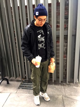 「HEAD PORTER（ヘッドポーター）のアイテム（その他）」を使った、魏弘平さん（メンズ・183cm）の冬コーディネート