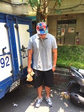 「iT（イット）のアイテム（パンツ）」を使った、魏弘平さん（メンズ・183cm）の夏コーディネート