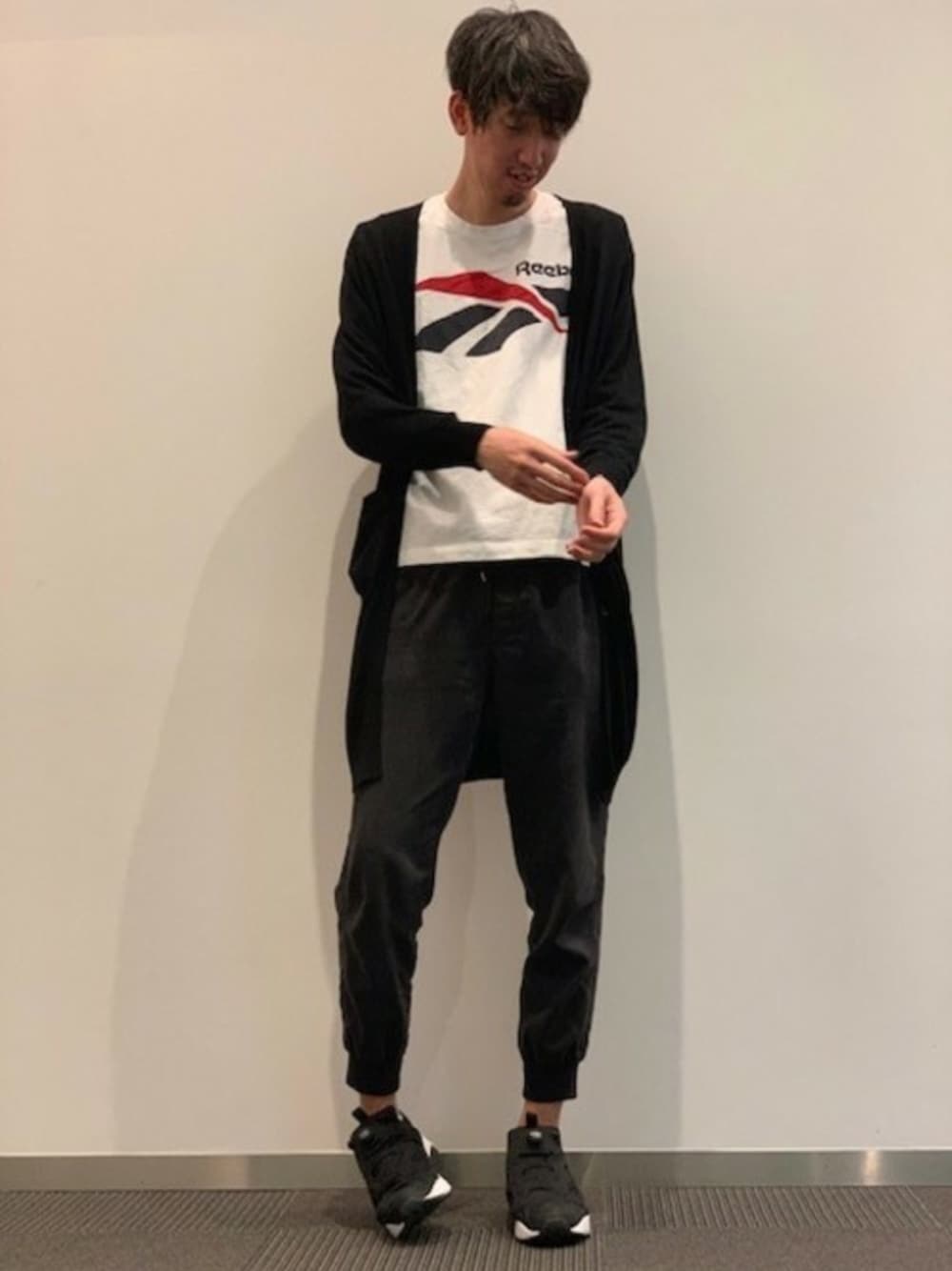 「ポンプフューリー、Reebok(Reebok)、リーボック(Reebok)、モノトーンコーデ、白Tシャツ、ポンプ、リーボッククラシック、Reebokclassic、ベクター、ポンプラブ」｜「Reebokのインスタポンプフューリー OG  [INSTAPUMP FURY OG] リーボック（スニーカー、ブラック系）」を使った、リーボックさん（メンズ・190cm）の夏コーディネートの1枚目の写真