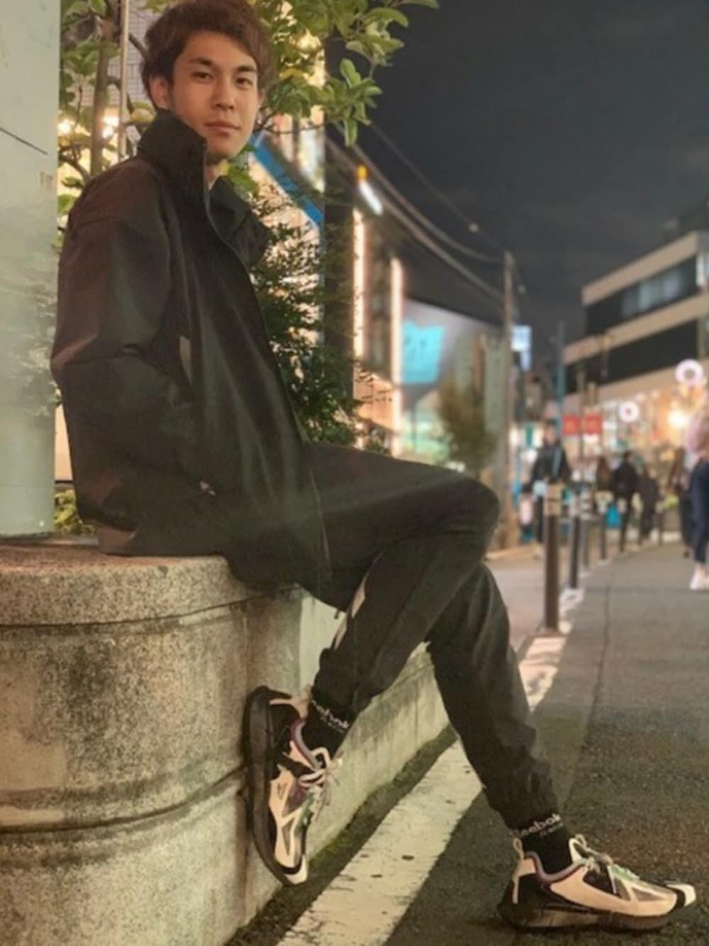 「スニーカー、reebok、スニーカーコーデ、キャットストリート、リーボッククラシック、原宿スニーカー、リーボッククラシックストア原宿、ZIG KINETICA、rhzigkinetica、rhaki」｜「Reebokのジグ キネティカ コンセプト タイプ ワン【ZIG KINETICA IAN PALEY】リーボック（スニーカー、ベージュ系）」を使った、リーボックさん（メンズ・177cm）の秋コーディネートの1枚目の写真