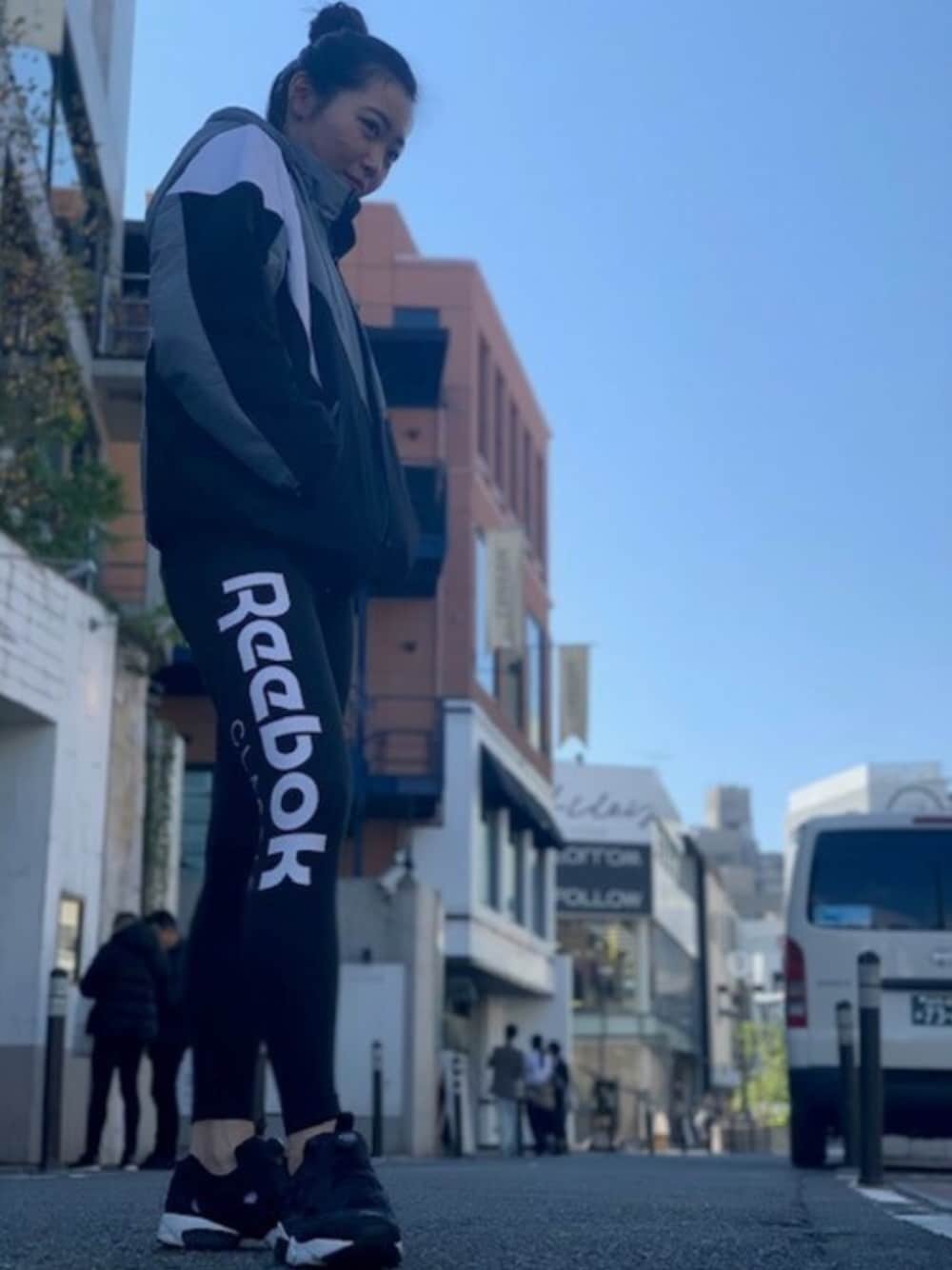 「reebok、レギンス、原宿、スポーティ、PUMP FURY、リーボッククラシック、Reebokclassic、リーボッククラシックストア原宿、rhpump、rhai」｜「Reebokのインスタポンプフューリー OG  [INSTAPUMP FURY OG] リーボック（スニーカー、ブラック系）」を使った、リーボックさん（レディース・168cm）の秋コーディネートの1枚目の写真