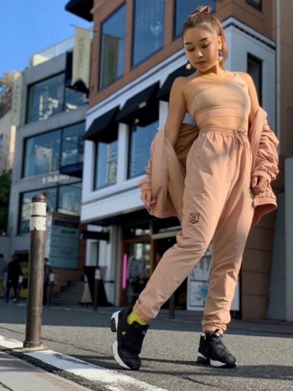 「reebok、原宿、キャットストリート、リーボッククラシック、Reebokclassic、Gigi Hadid、リーボッククラシックストア原宿、rhpump、rhcollabo、rhoo」｜「Reebokのインスタポンプフューリー OG  [INSTAPUMP FURY OG] リーボック（スニーカー、ブラック系）」を使った、リーボックさん（レディース・159cm）の秋コーディネートの1枚目の写真