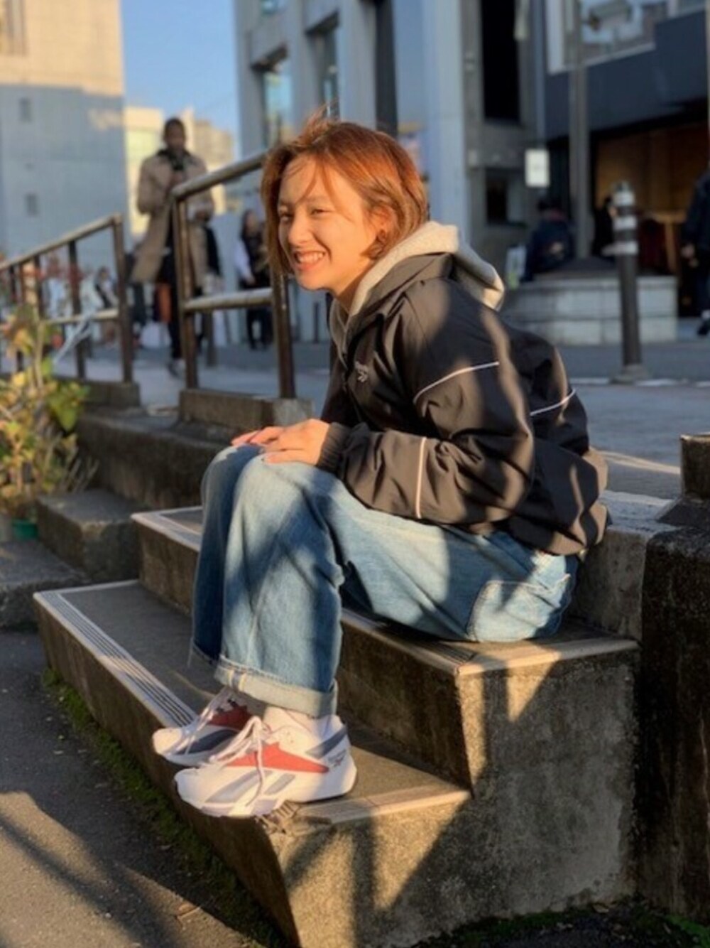 「デニム、reebok、原宿、リーボッククラシック、Reebokclassic、ダッドスニーカー、リーボッククラシックストア原宿、INTERVAL、rhtaki、rhintvl」｜「Reebokのインターバル [INTVL 96] リーボック（スニーカー、ホワイト系）」を使った、リーボックさん（レディース・153cm）の冬コーディネートの1枚目の写真
