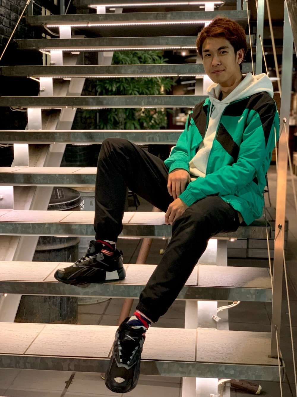 「reebok、ストリート、スポーティ、カジュアルコーデ、リーボッククラシック、Reebokclassic、リーボッククラシックストア原宿、rhvector、rhaki、rhintvl」｜「ReebokのCL ベクター FR トラックトップ CL VECTOR FR TRACKTOP EC4603（その他アウター、グリーン系）」を使った、リーボックさん（メンズ・177cm）の冬コーディネートの1枚目の写真