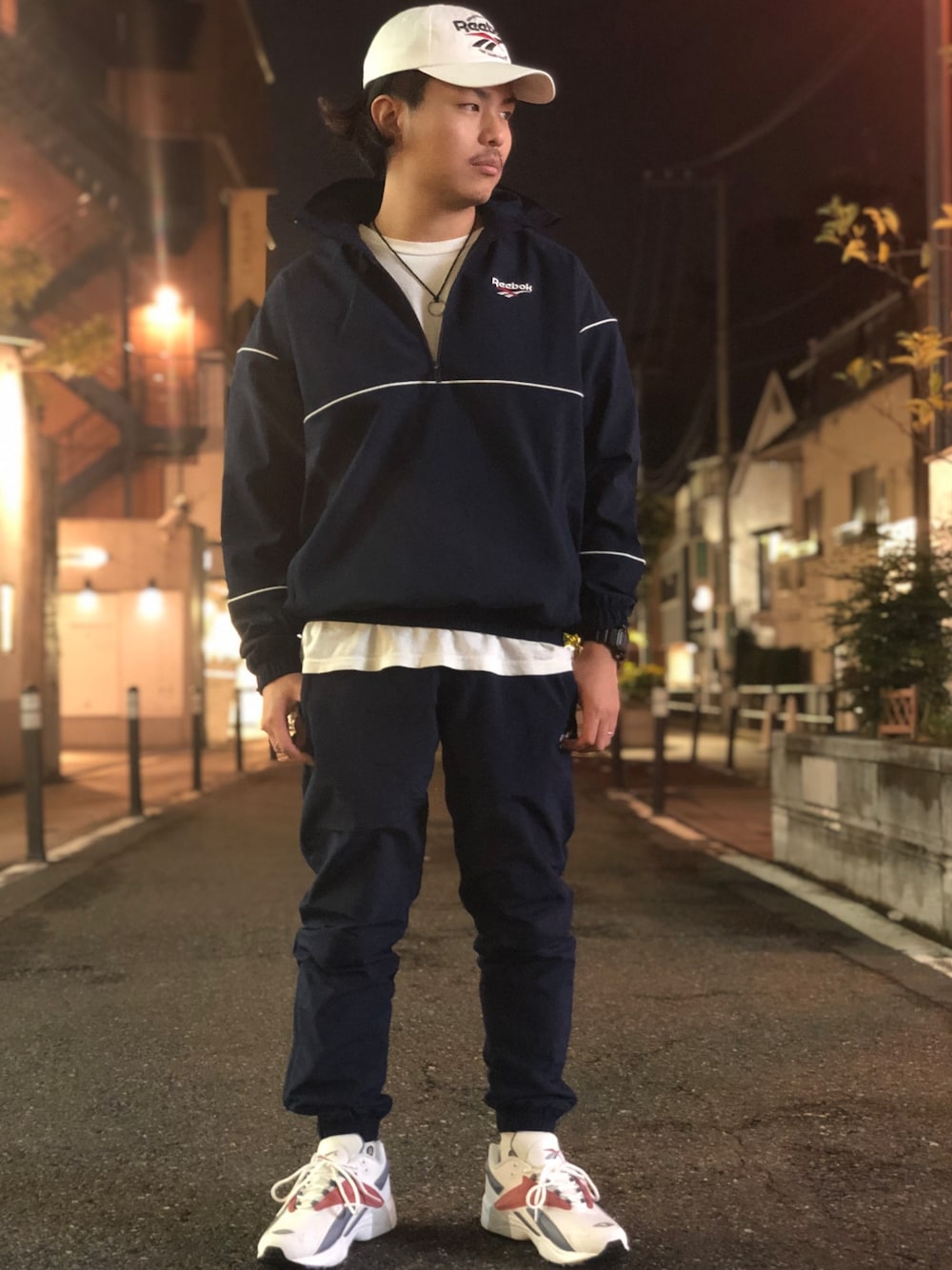 「reebok、ストリート、スニーカーコーデ、ootd、リーボッククラシック、Reebokclassic、リーボッククラシックストア原宿、rhvector、rhtaka、rhintvl」｜「Reebokのアノラック フーディー [HOODED ANORAK] リーボック（ナイロンジャケット、ブルー系）」を使った、リーボックさん（メンズ・165cm）の冬コーディネートの1枚目の写真