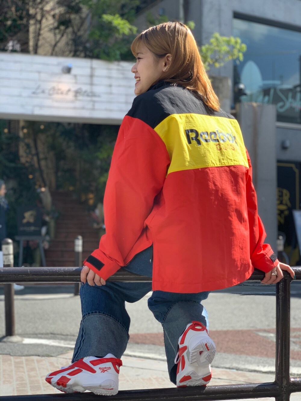 「シンプル、reebok、ストリート、大人カジュアル、ootd、春コーデ、Reebokclassic、リーボッククラシックストア原宿、rhnaka、rhintvl」｜「Reebokのアノラックジャケット [CL SELLING GOLDANORAK] リーボック（ブルゾン、ブラック系）」を使った、リーボックさん（レディース・158cm）の春コーディネートの1枚目の写真