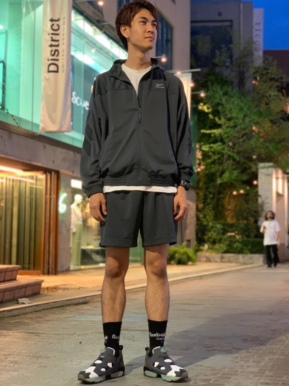 「リーボッククラシックストア原宿、reebok、ootd、rhaki、rhpump、rheightyone、大人カジュアル、夏、ラフ、ジャージ」｜「Reebokの【Reebok eightyone】エイティーワン ジャージジャケット [81 JERSEY JKT]（ブルゾン、グレー系）」を使った、リーボックさん（メンズ・179cm）の夏コーディネートの1枚目の写真