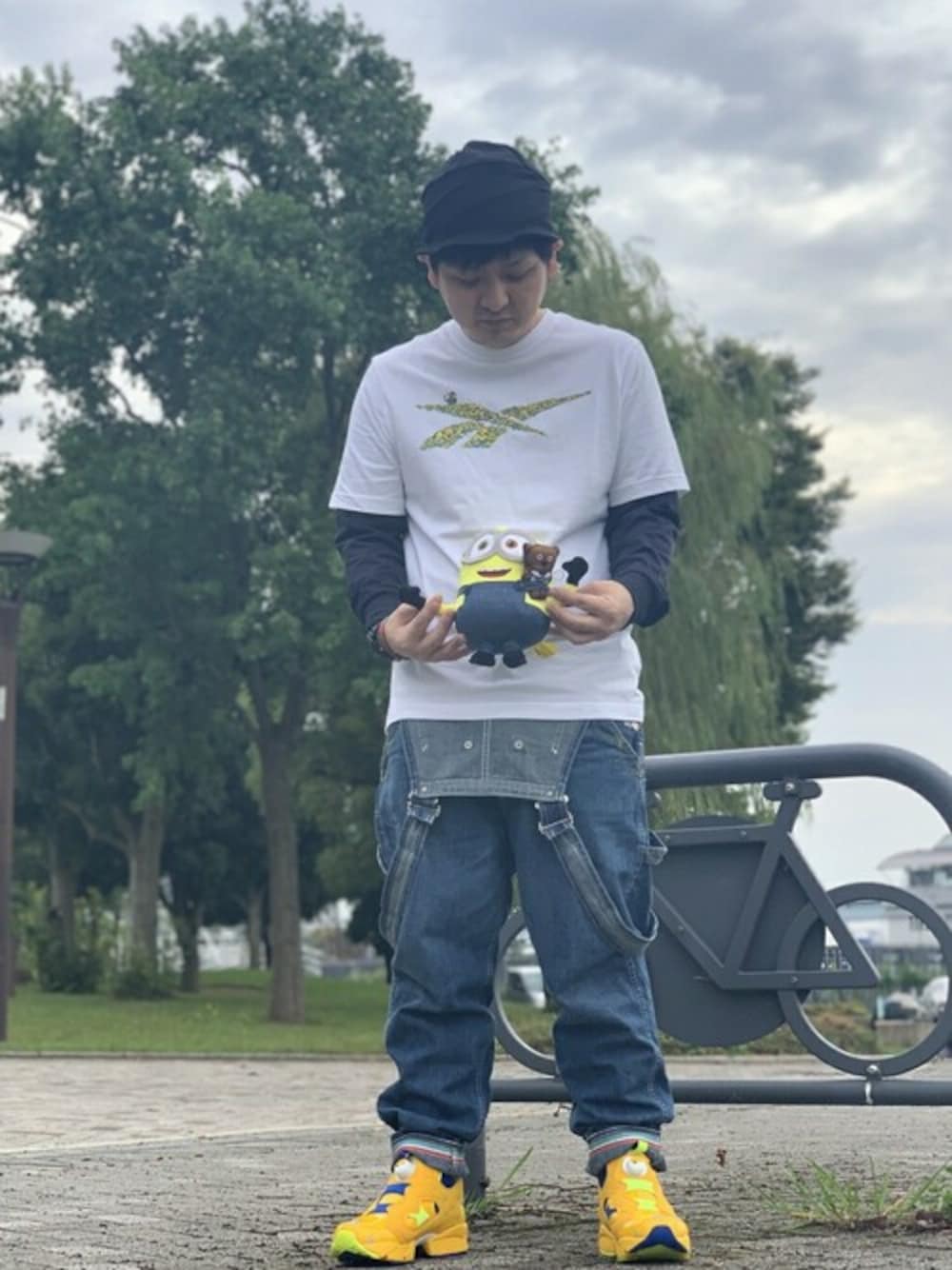 「ポンプフューリー、Reebok(Reebok)、リーボック(Reebok)、お台場、ミニオン、リーボッククラシック、Reebokclassic、おしゃれさんと繋がりたい、ミニオンズ、rebkoya」｜「Reebokの【Reebok CLASSIC × ミニオンズ】ミニオン Tシャツ [Minion Tee]（Tシャツ/カットソー、ホワイト系）」を使った、リーボックさん（メンズ・167cm）の秋コーディネートの1枚目の写真