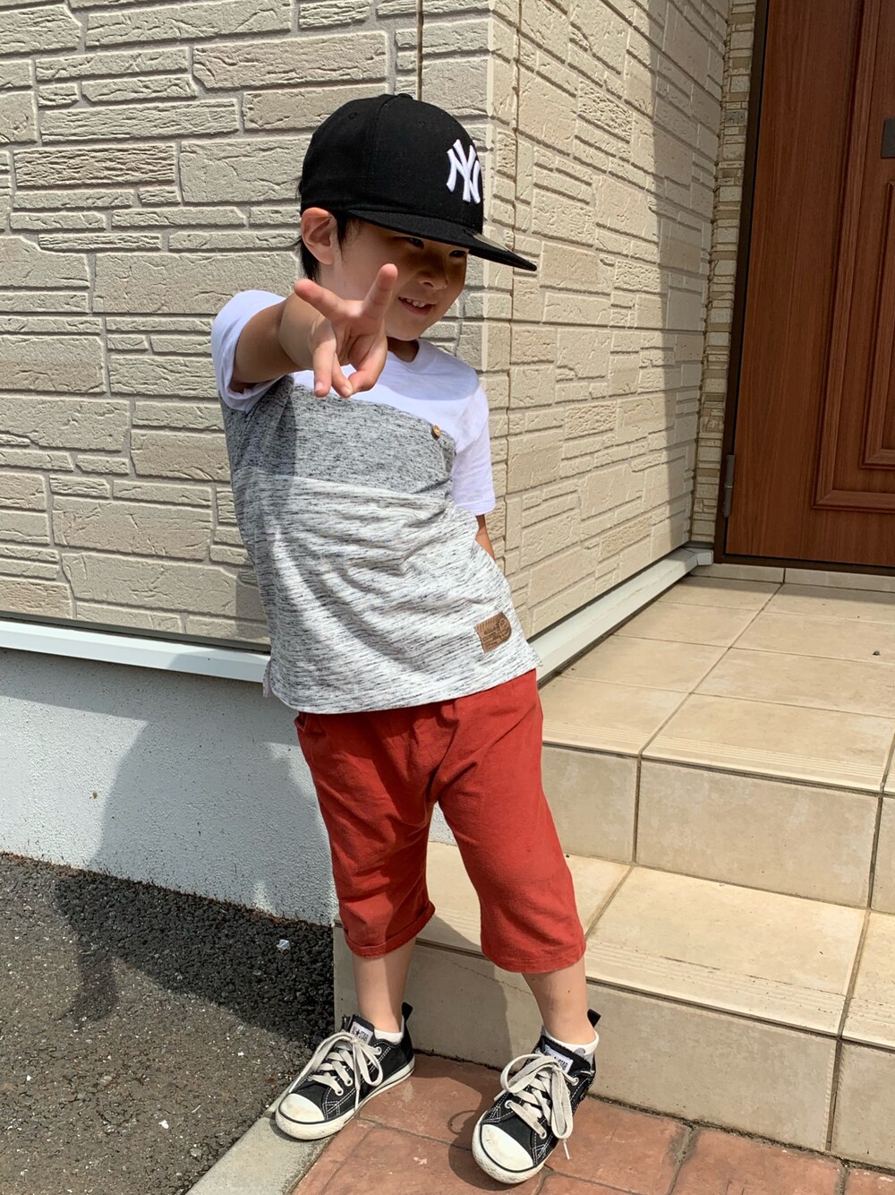「保育園、カジュアル、男の子」｜「FOXのアイテム（Tシャツ/カットソー、ホワイト系）」を使った、はるかなさん（キッズ・100cm）の春コーディネートの1枚目の写真