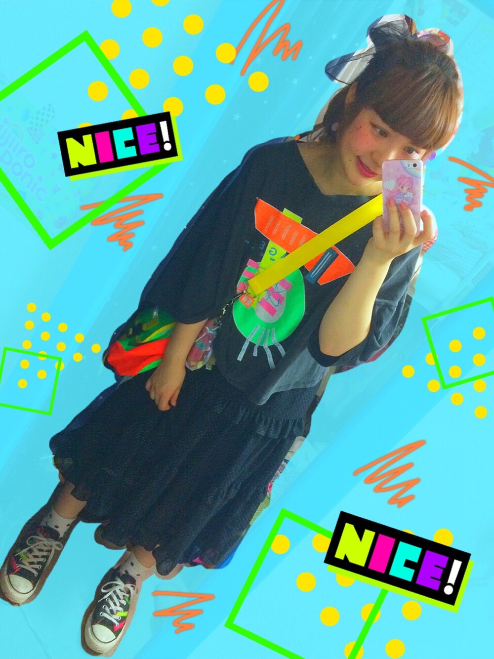 「80s、80年代、ファンシー、fancy、kids、ネオンカラー、コンバース、ポニーテール、スニーカー、vintage」｜「usedのアイテム（Tシャツ/カットソー、ブラック系）」を使った、♡URARA♡さん（レディース・160cm）の夏コーディネートの1枚目の写真