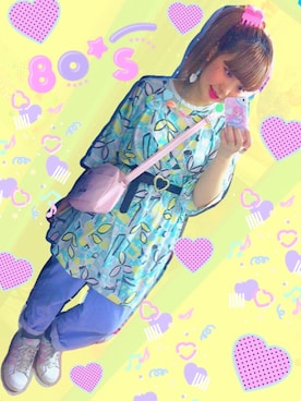 「80年代」｜「アイテム（Tシャツ/カットソー）」を使った、♡URARA♡さん（レディース・160cm）の秋コーディネート