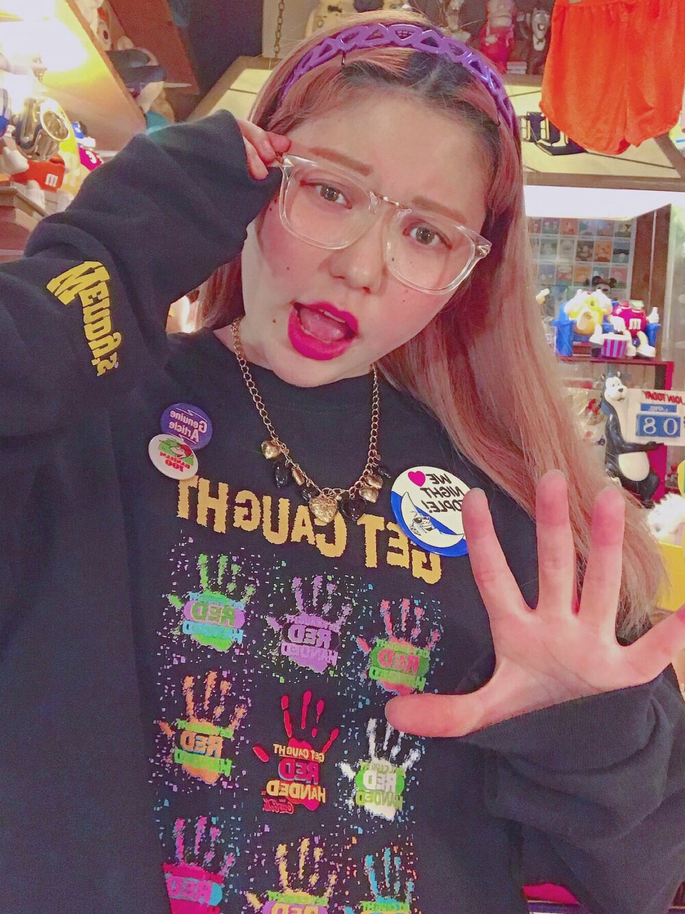 「マクドナルド、古着、used、クリアメガネ、アメリカン、カチューシャ、ブラック、ラクチンコーデ」｜「usedのアイテム（スウェット、ブラック系）」を使った、♡URARA♡さん（レディース・160cm）の春コーディネートの1枚目の写真