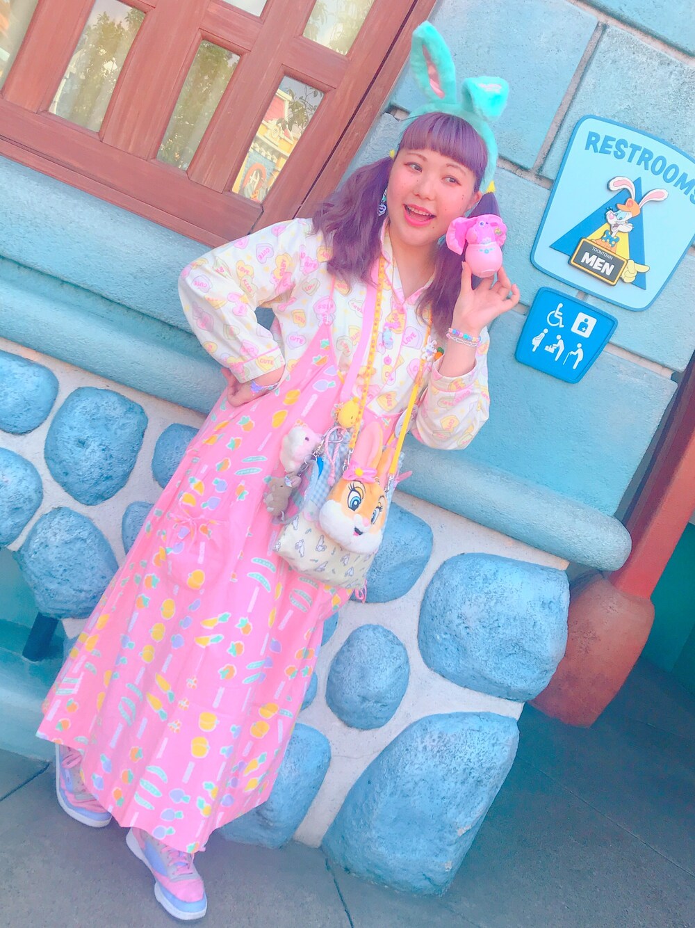 「うさたま、ディズニーコーデ、イースター、easter、ファンシー、fancy、古着、used、ピンク、パジャマシャツ」｜「usedのアイテム（ワンピース、ピンク系）」を使った、♡URARA♡さん（レディース・160cm）の夏コーディネートの1枚目の写真
