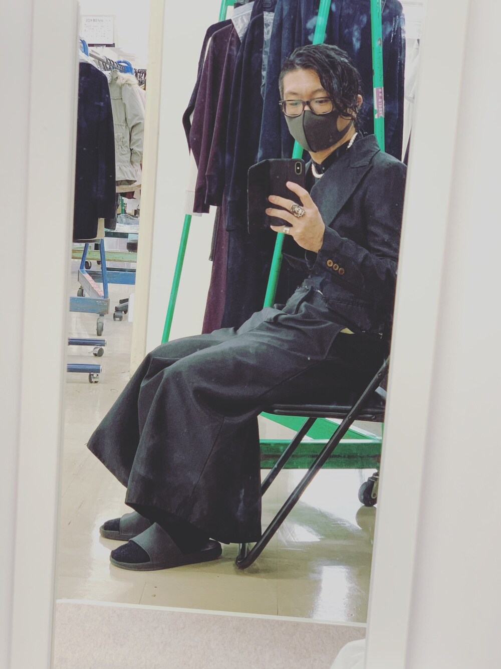 「コムデギャルソン、コムデギャルソンオムプリュス」｜「COMME des GARCONSのアイテム（オールインワン・サロペット、ブラック系）」を使った、やまんさん（メンズ・167cm）の秋コーディネートの1枚目の写真