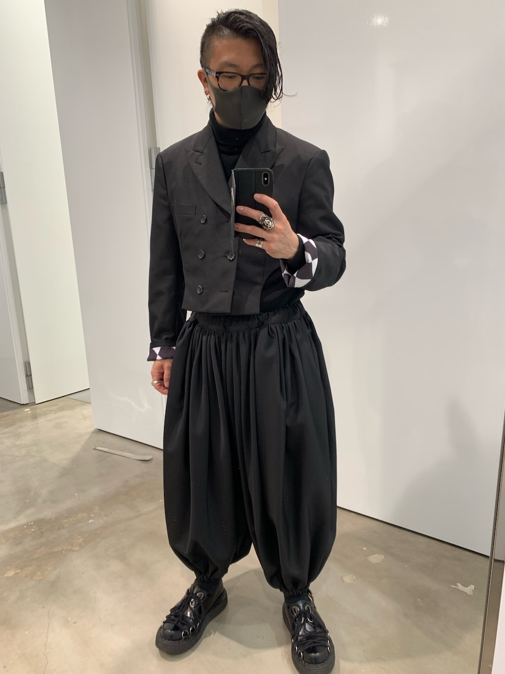 COMME des GARCONS HOMME PLUSのローファーを使った人気ファッション
